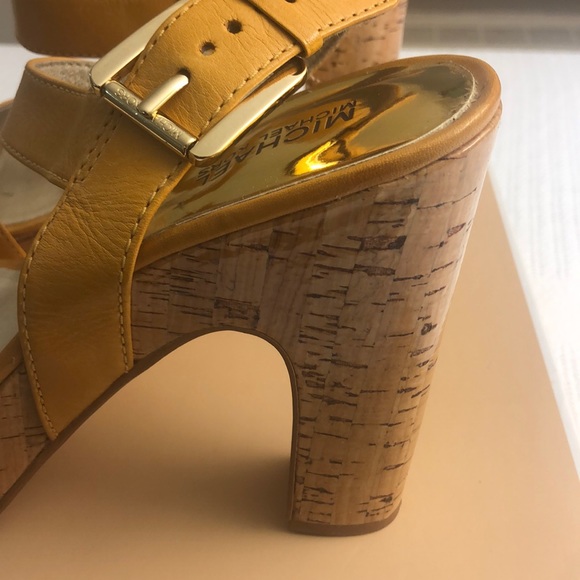 Michael Kors Platform Sandals - Picture 6 of 6